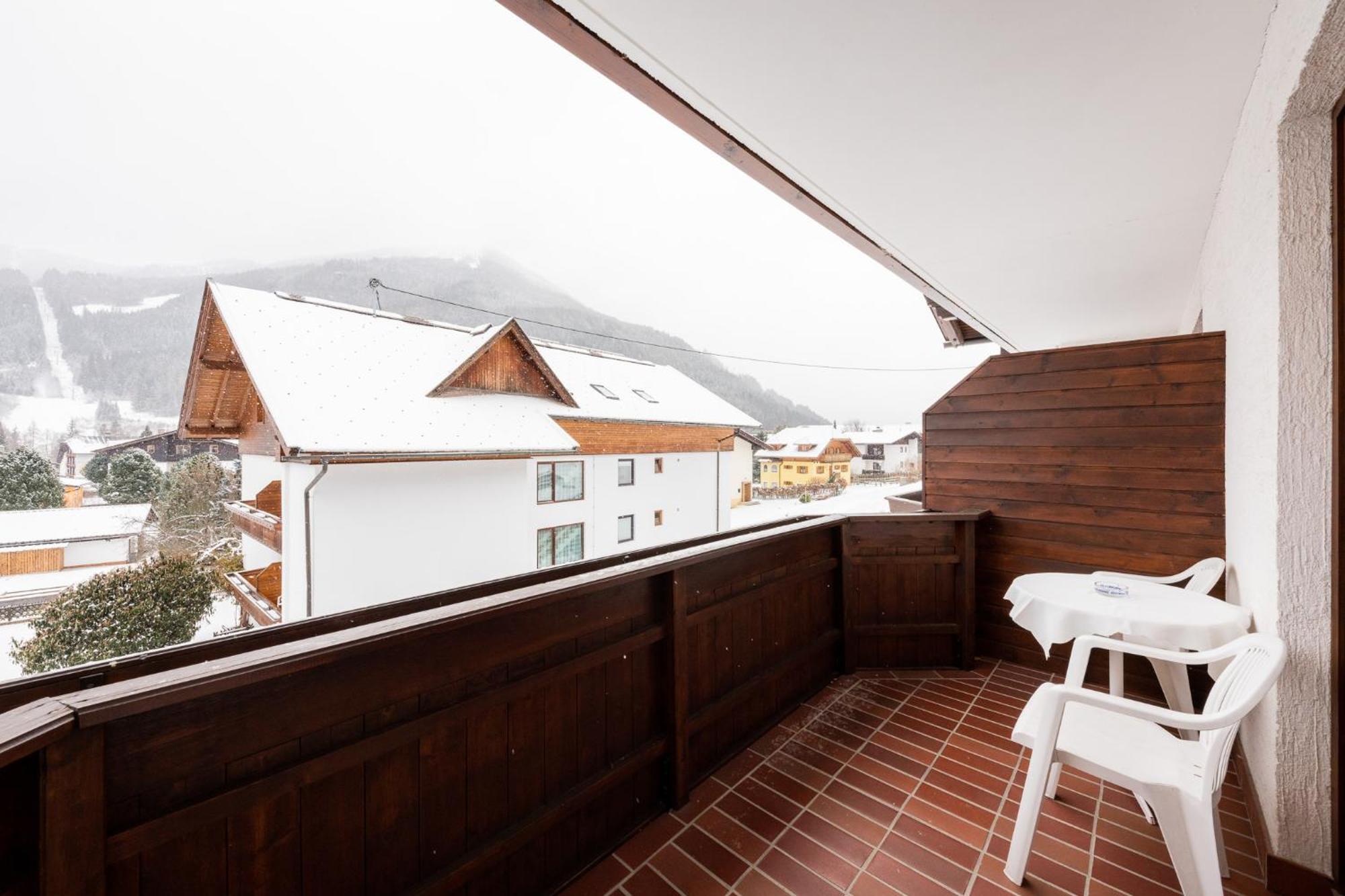 Fruehstueckspension-Appartementhaus Wasserer Bad Kleinkirchheim Ngoại thất bức ảnh