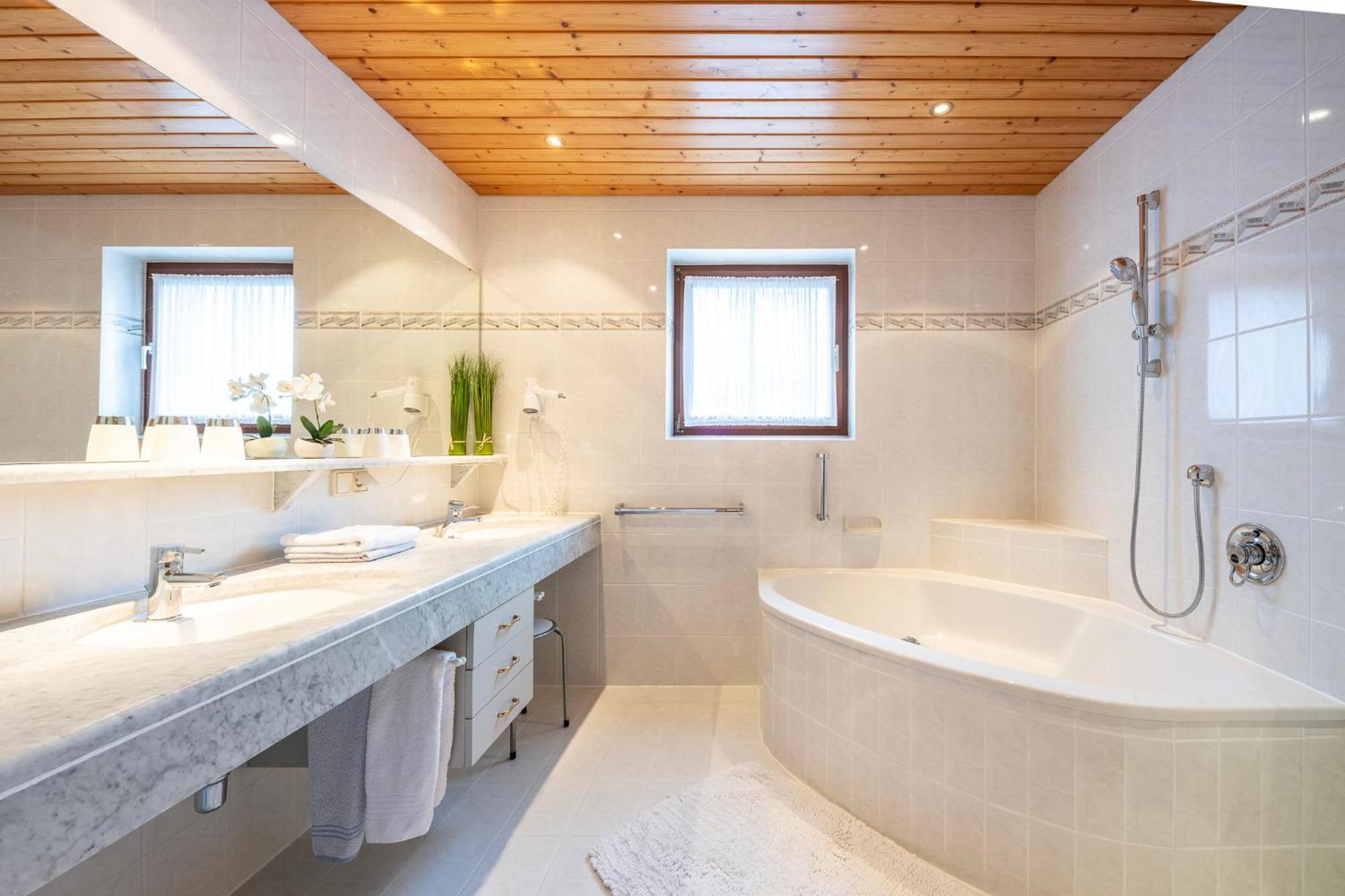 Fruehstueckspension-Appartementhaus Wasserer Bad Kleinkirchheim Ngoại thất bức ảnh