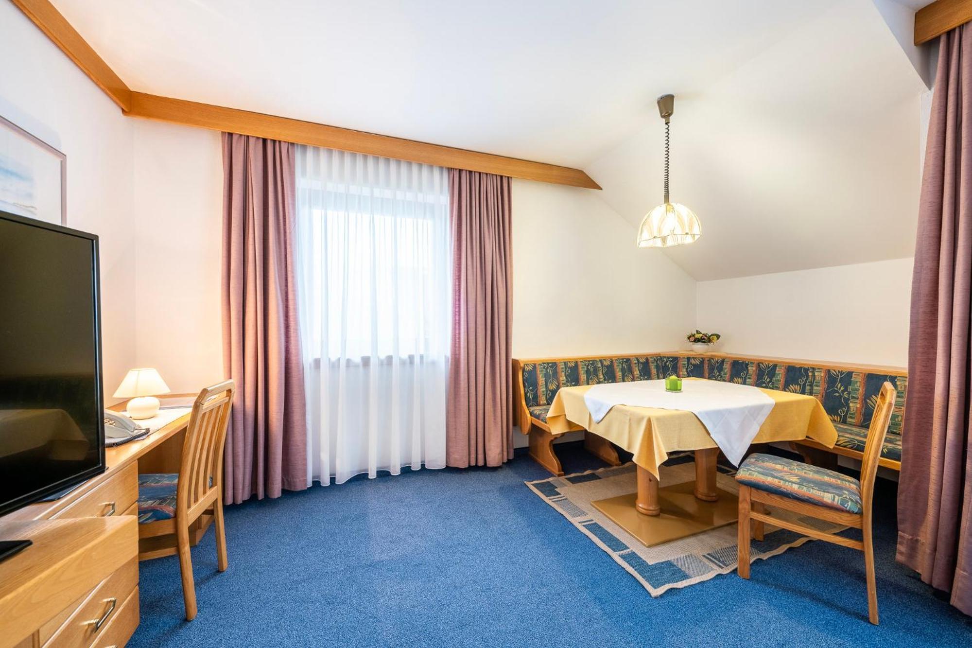 Fruehstueckspension-Appartementhaus Wasserer Bad Kleinkirchheim Ngoại thất bức ảnh