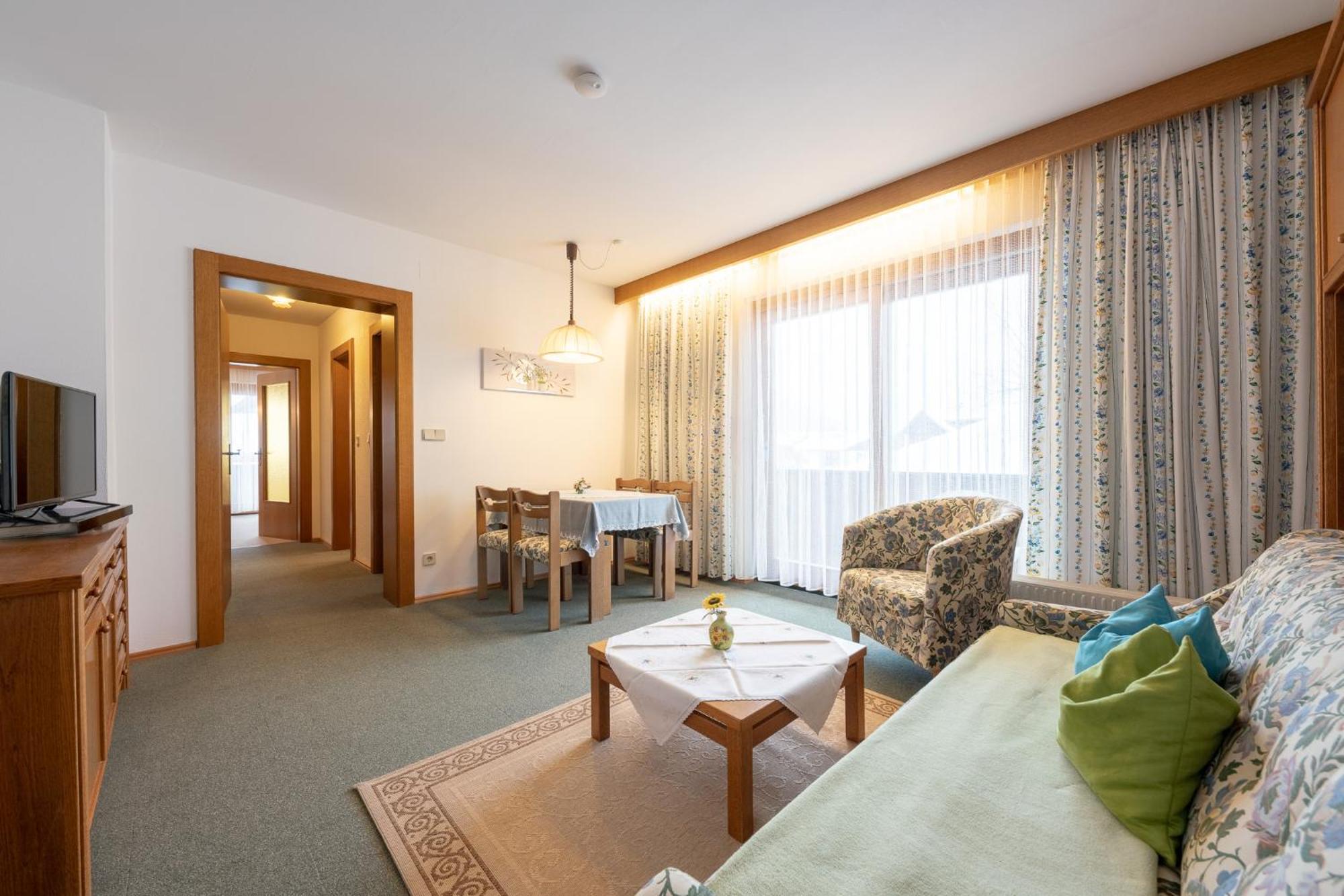 Fruehstueckspension-Appartementhaus Wasserer Bad Kleinkirchheim Ngoại thất bức ảnh