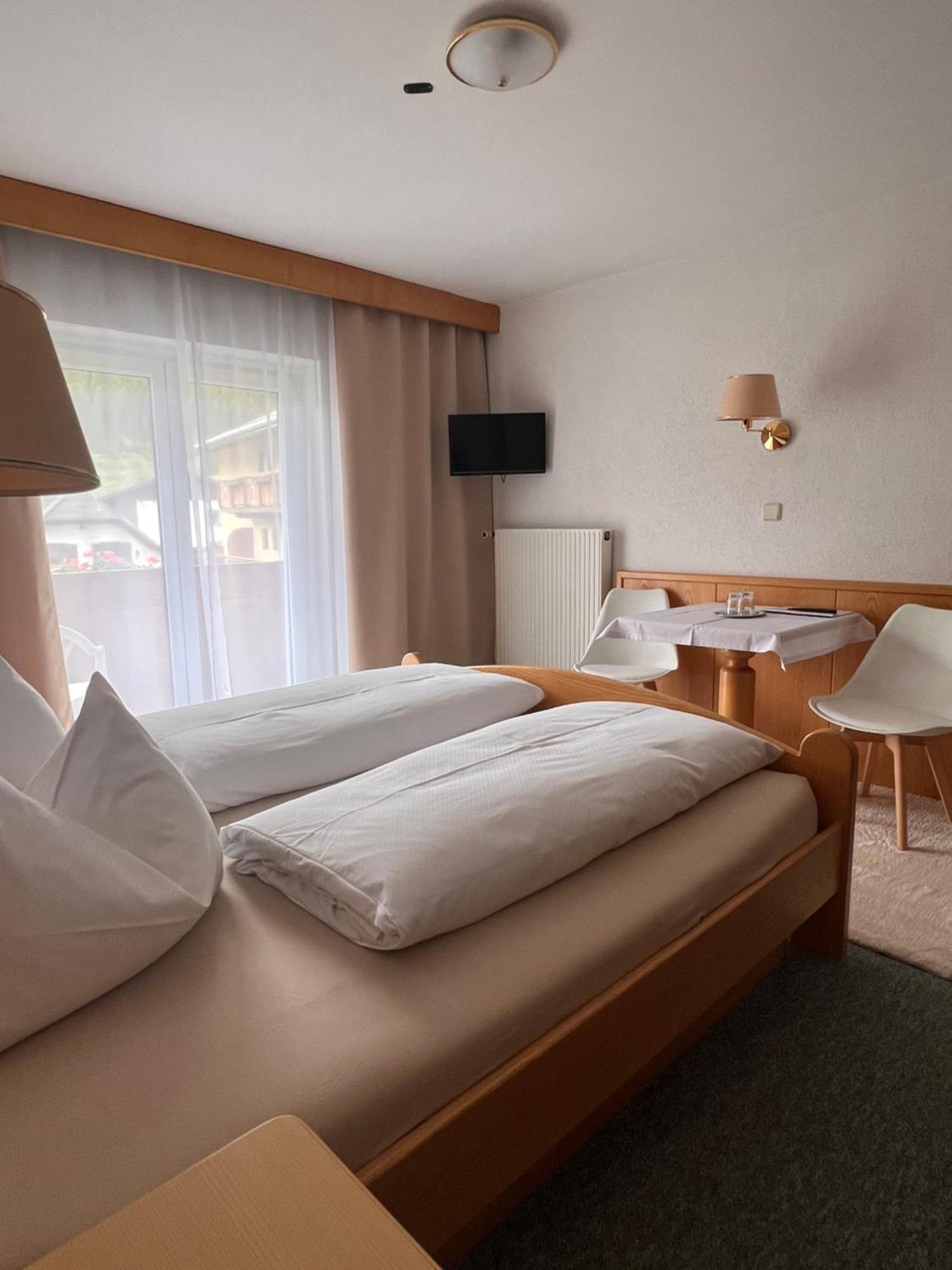 Fruehstueckspension-Appartementhaus Wasserer Bad Kleinkirchheim Ngoại thất bức ảnh